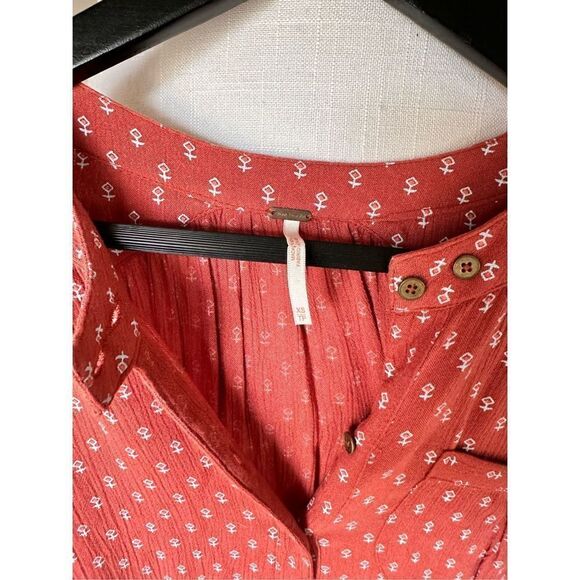 C14 Free People Print Boyfriend High Low Tunic Top Size XSmall - Picture 2 of 7